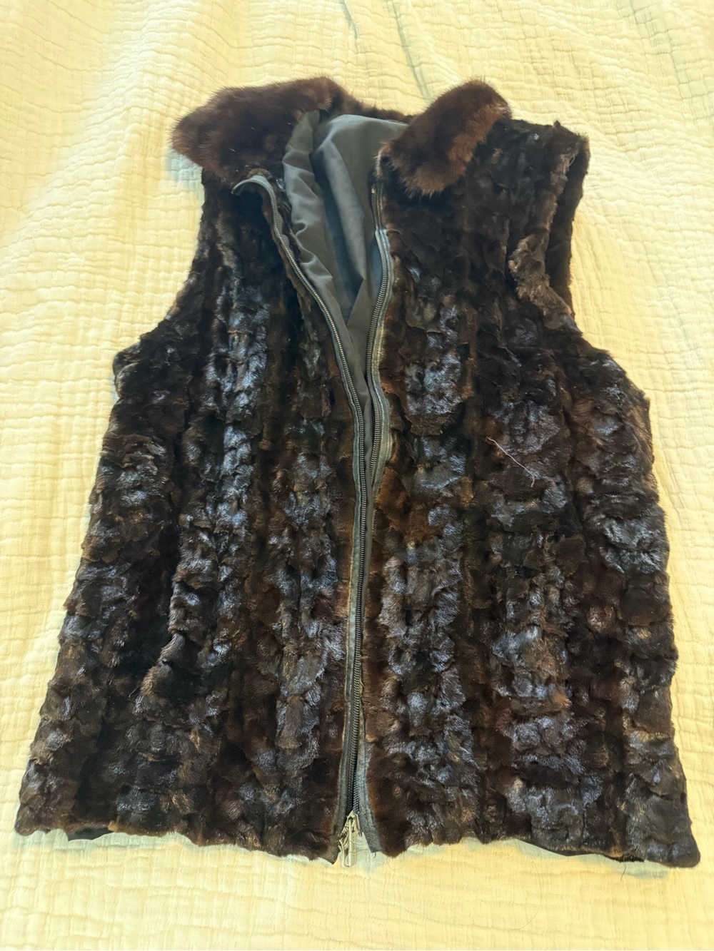 Vintage Rabbit Fur Women's Dark Brown Zip-Front Vest GUC 0904